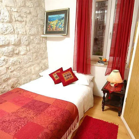 招待所 Sigurata 3*