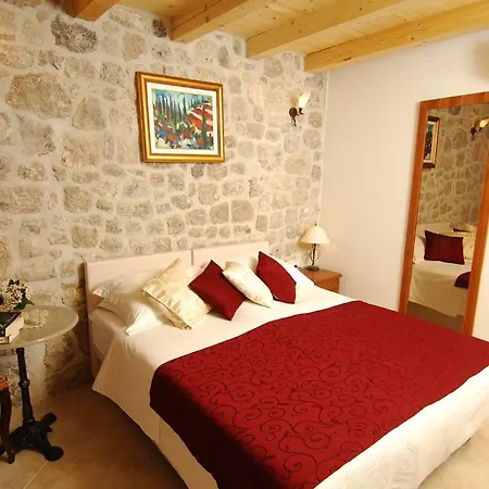 Sigurata Pensión 3*