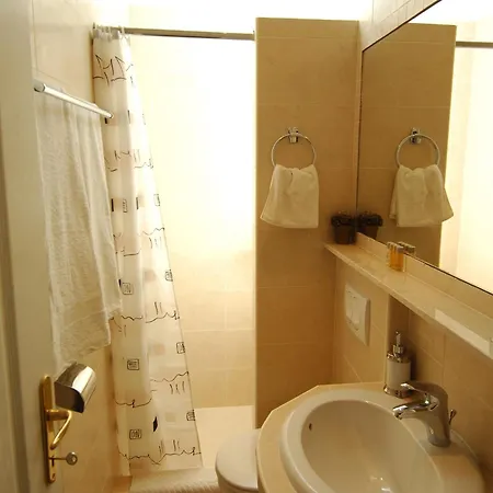 Sigurata Pensión 3*