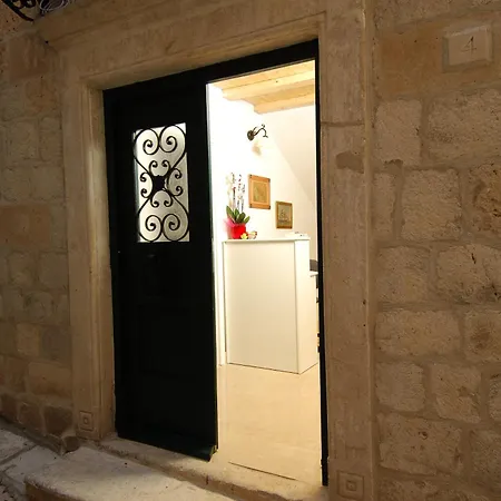 招待所 Sigurata 3*